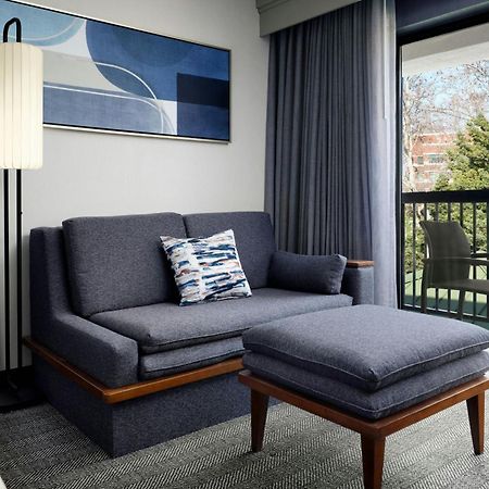 Courtyard by Marriott Stockton Hotell Exteriör bild