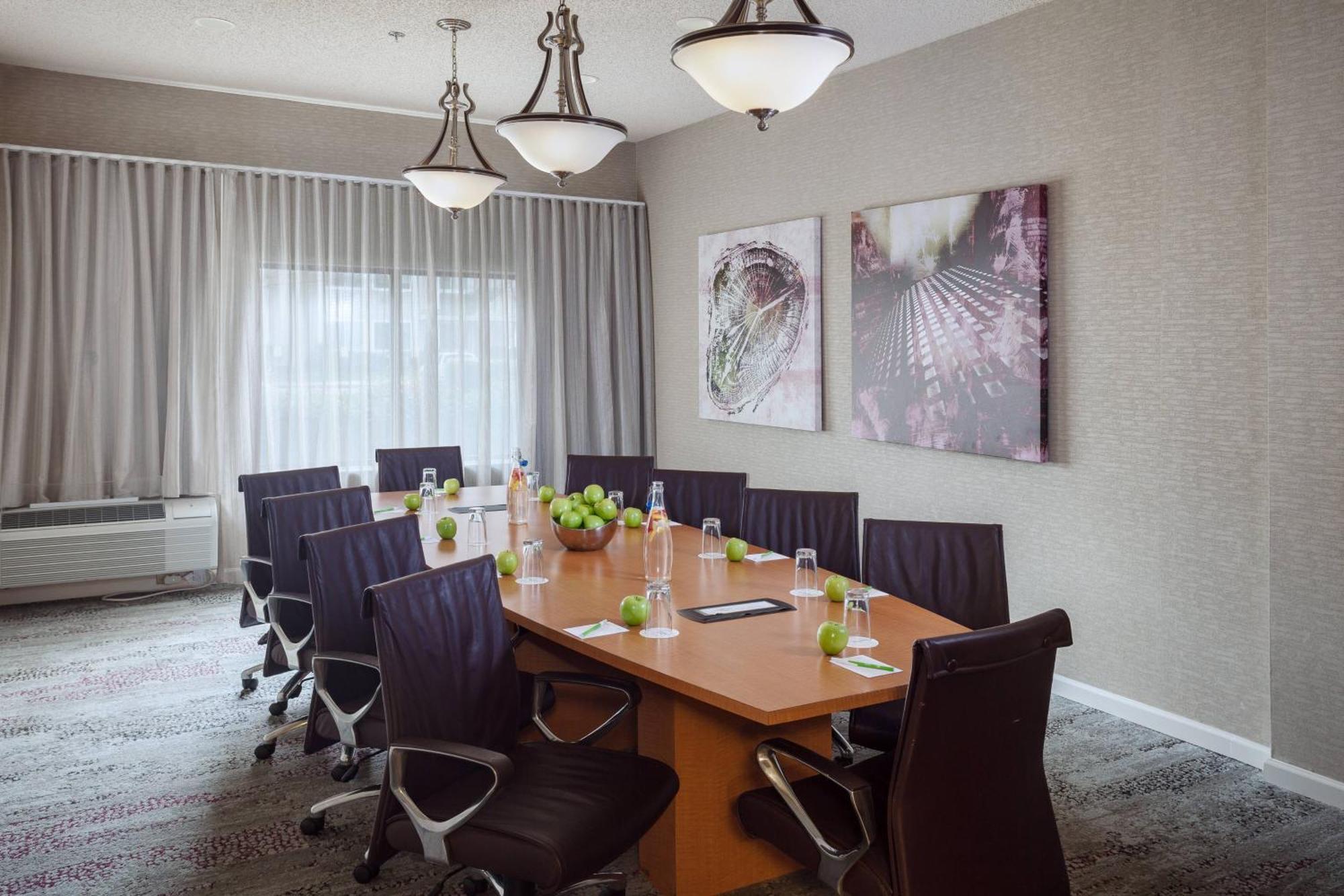 Courtyard by Marriott Stockton Hotell Exteriör bild