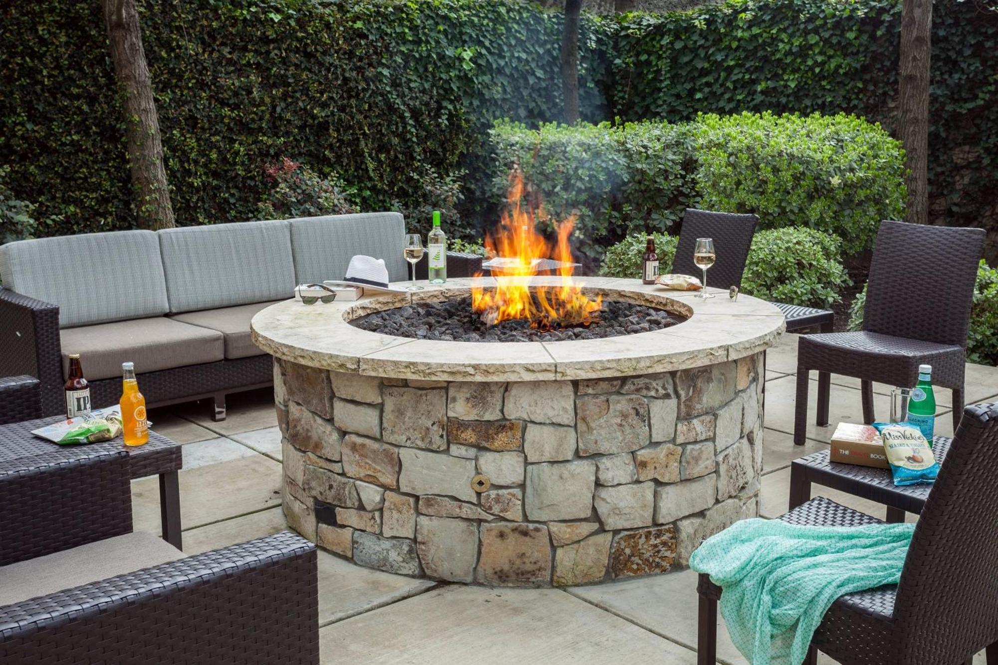 Courtyard by Marriott Stockton Hotell Exteriör bild