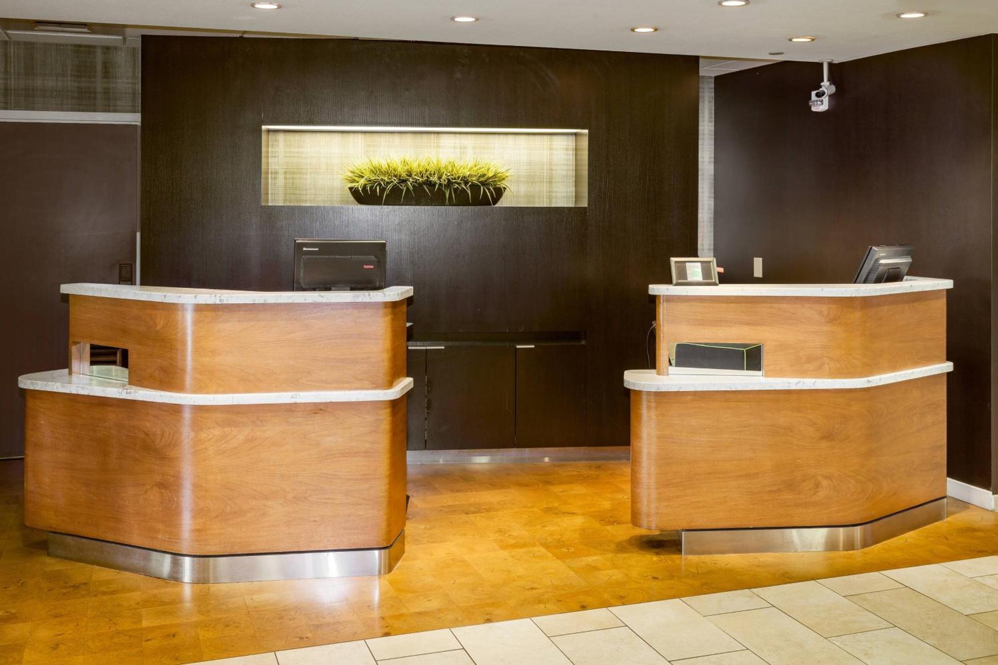 Courtyard by Marriott Stockton Hotell Exteriör bild