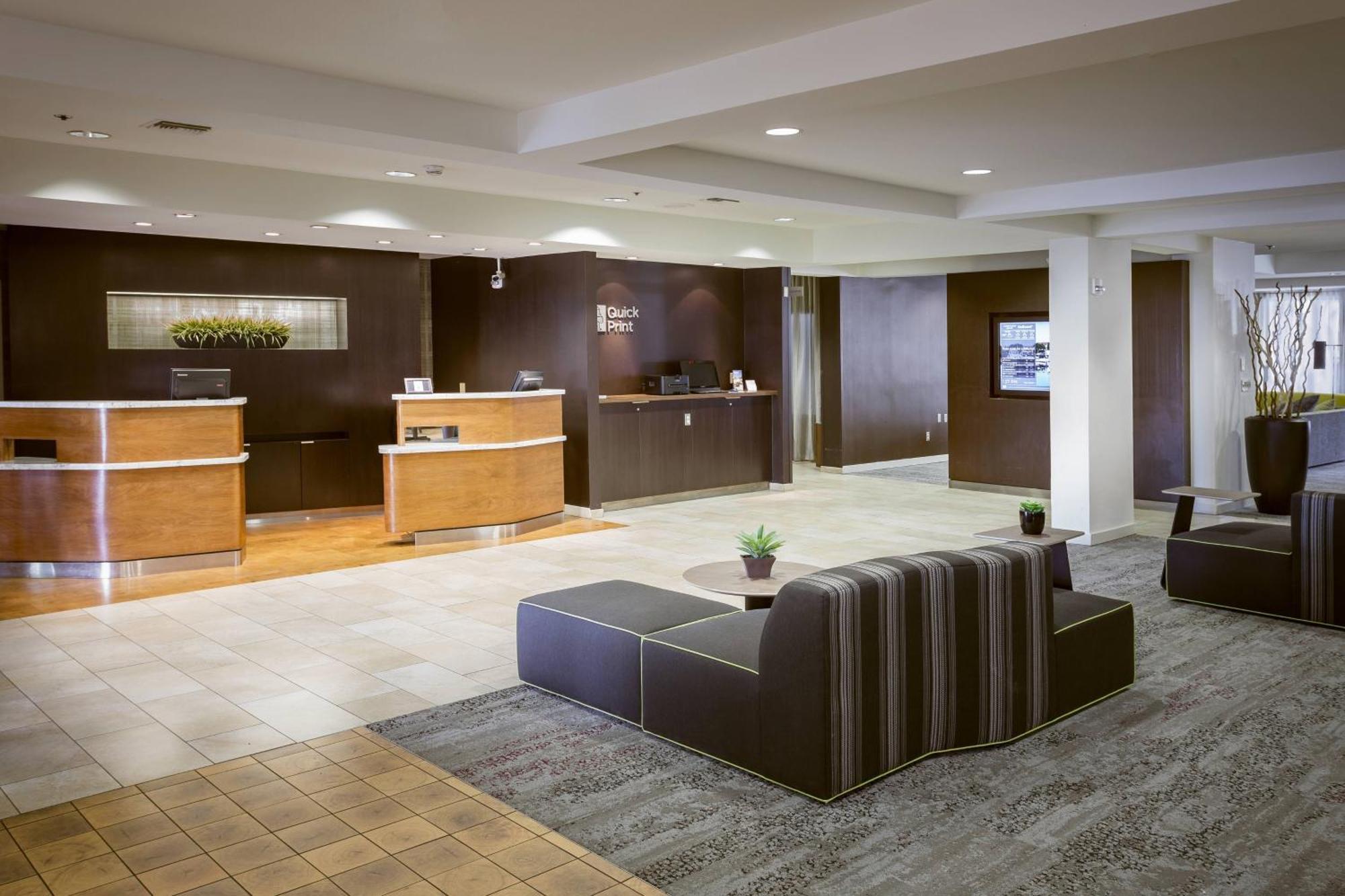 Courtyard by Marriott Stockton Hotell Exteriör bild