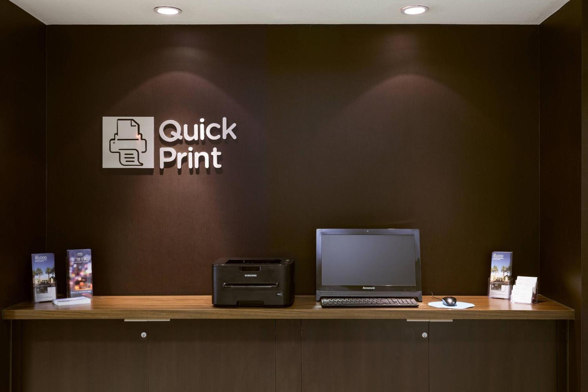 Courtyard by Marriott Stockton Hotell Exteriör bild