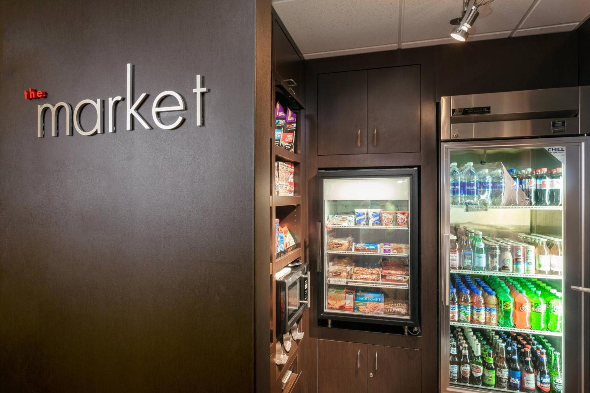 Courtyard by Marriott Stockton Hotell Exteriör bild