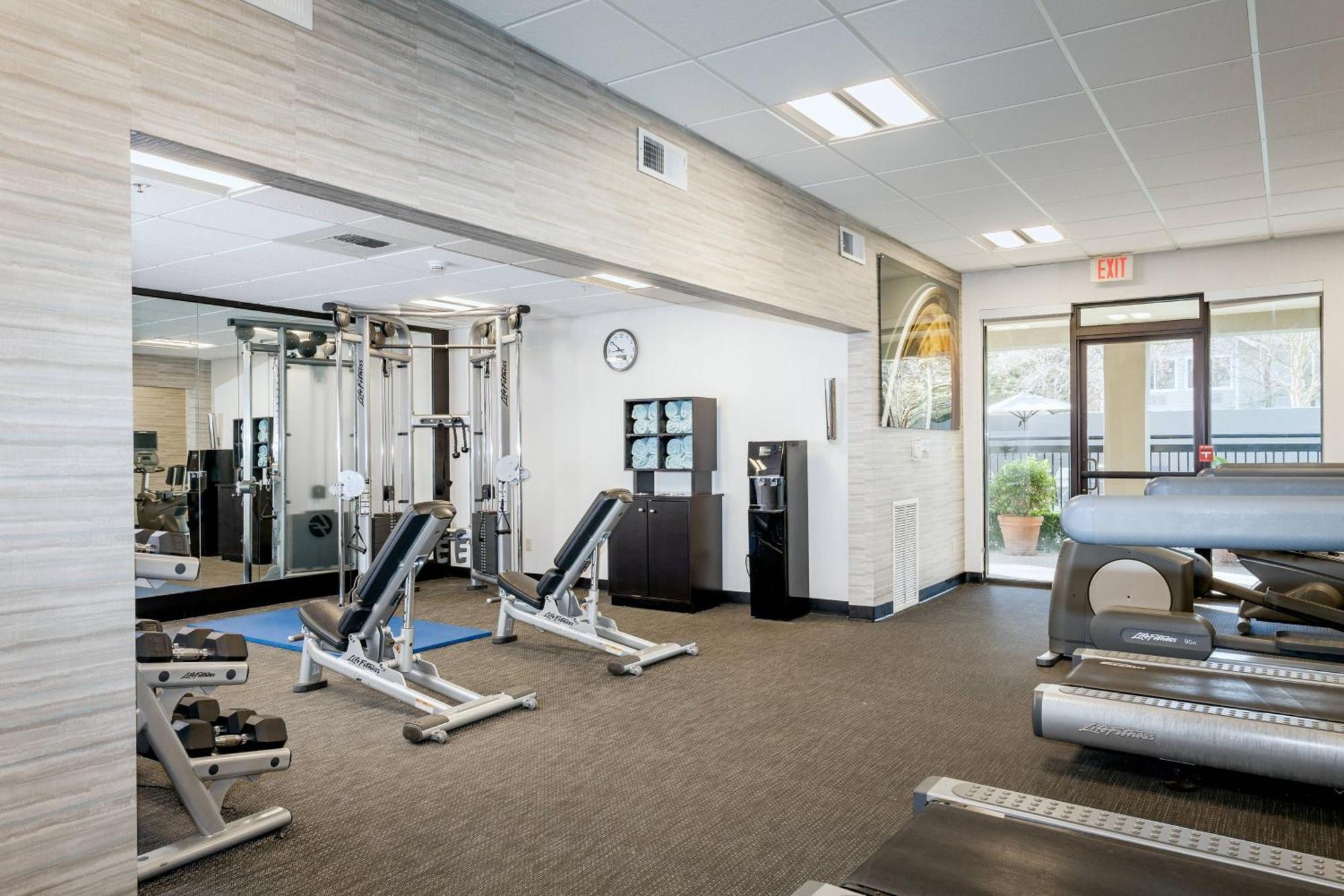 Courtyard by Marriott Stockton Hotell Exteriör bild