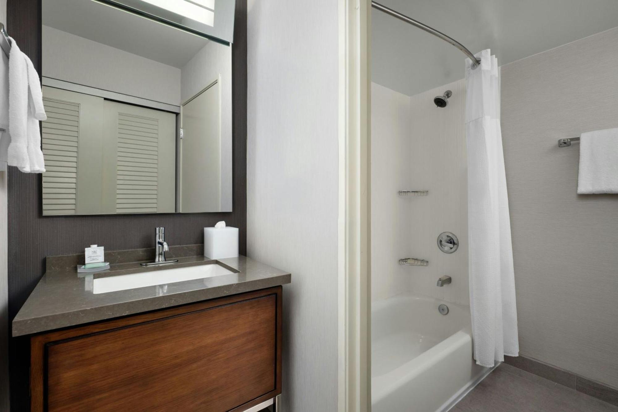 Courtyard by Marriott Stockton Hotell Exteriör bild