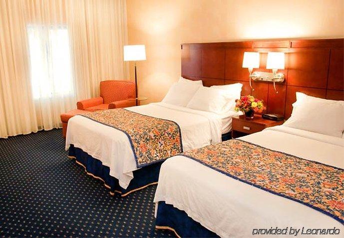 Courtyard by Marriott Stockton Hotell Rum bild
