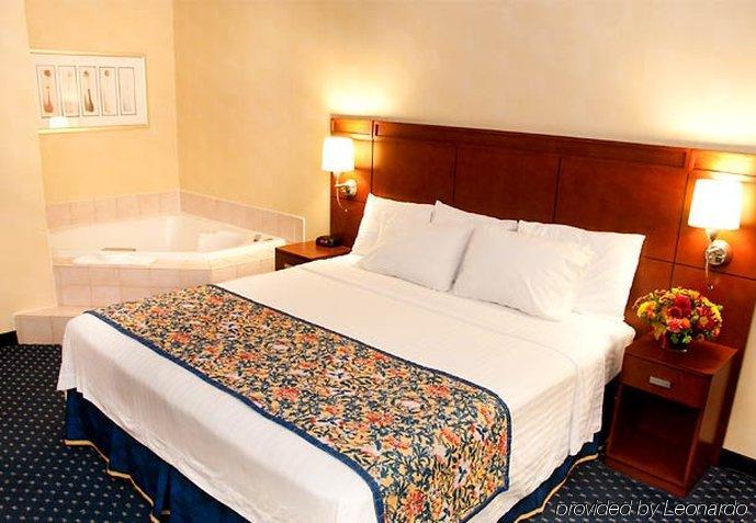 Courtyard by Marriott Stockton Hotell Rum bild