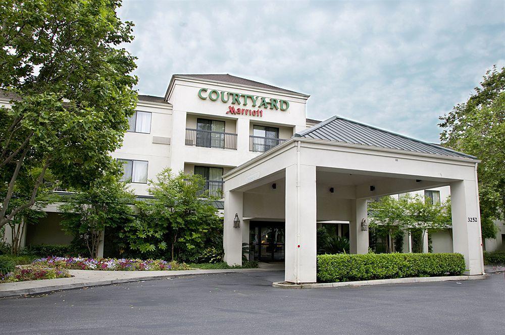 Courtyard by Marriott Stockton Hotell Exteriör bild
