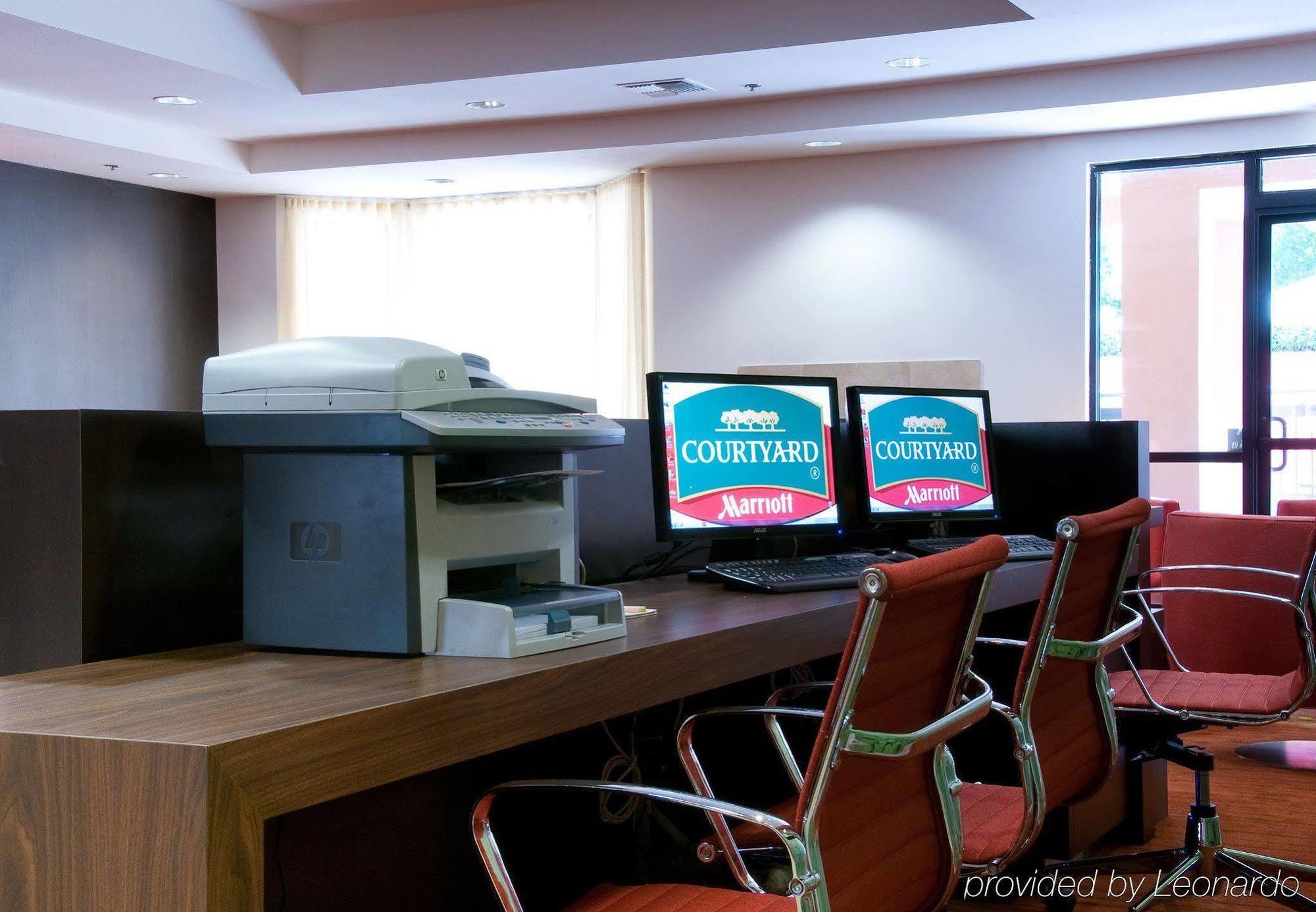 Courtyard by Marriott Stockton Hotell Exteriör bild